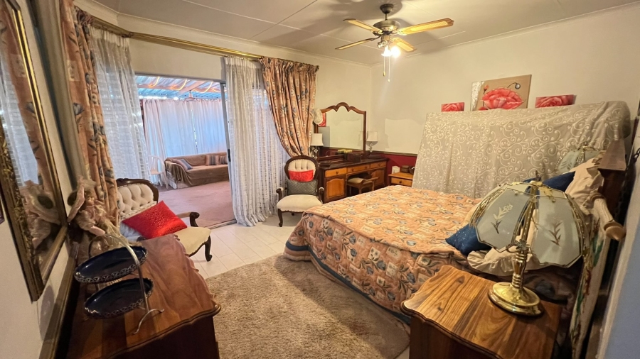 5 Bedroom Property for Sale in Fichardt Park Free State